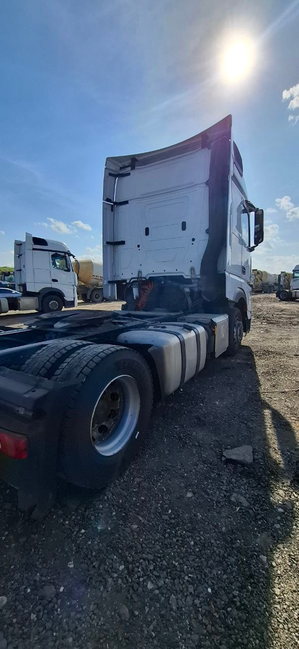 Mercedes-Benz ACTROS 4x2 Седельный тягач 1845 LS (Дизельный, 12,8 л, 476 л.с., МТ)
