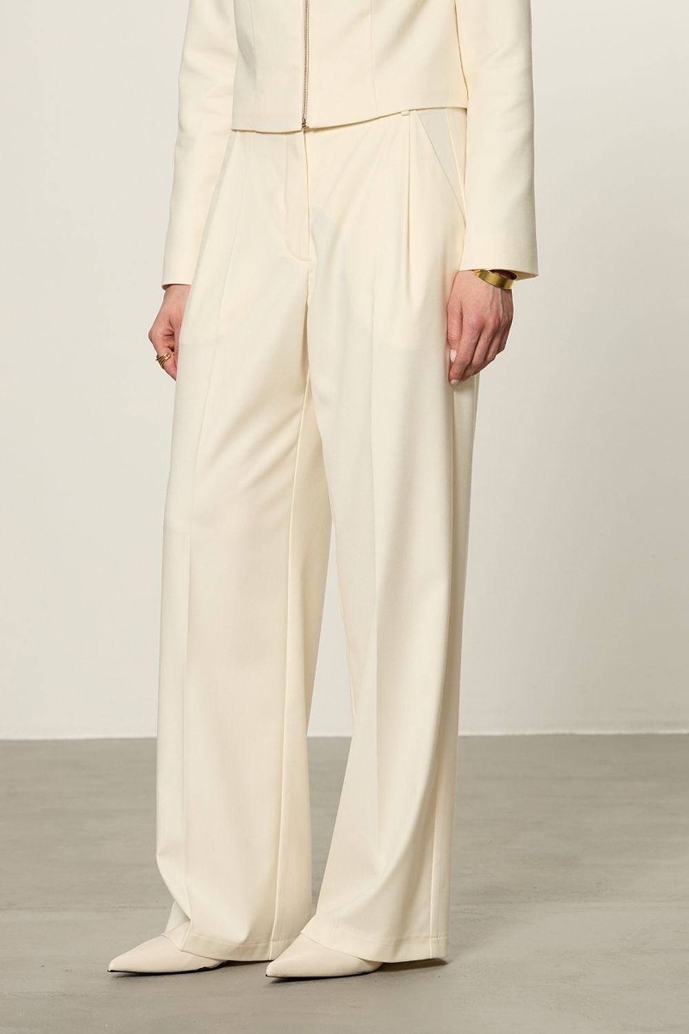 Брюки палаццо на молнии молочная вискоза