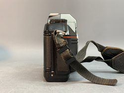 Nikon F-501 body