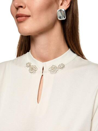 Marc Cain Футболка цветочной аппликацией на вырезе