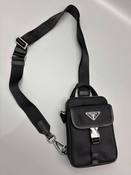 Сумка-мессенджер Prada