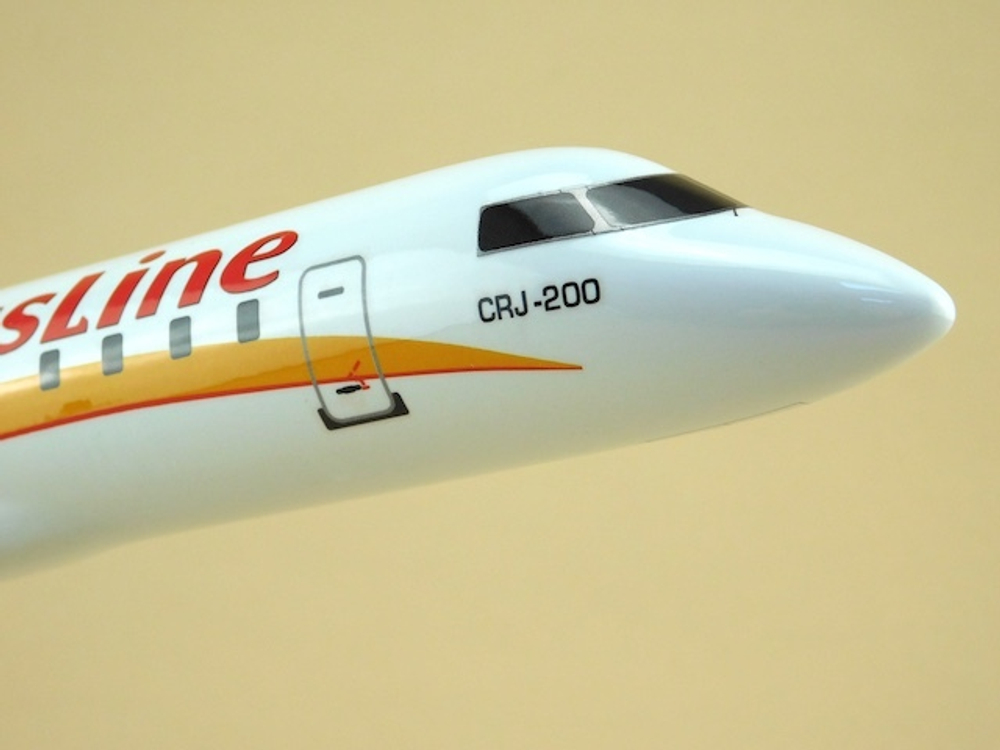 Модель самолета CRJ-200 (М1:72, РусЛайн - white)