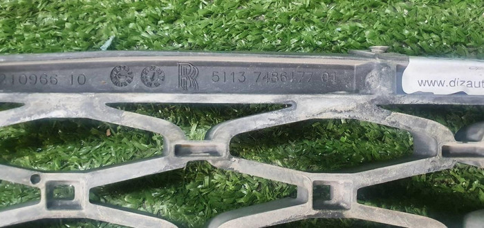 Решетка переднего бампера левая Rolls-Royce Phantom 8 (2017-2022)