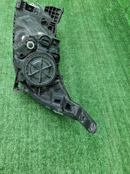 Битая Фара правая Kia Rio 3 QB (2015-2017) галоген