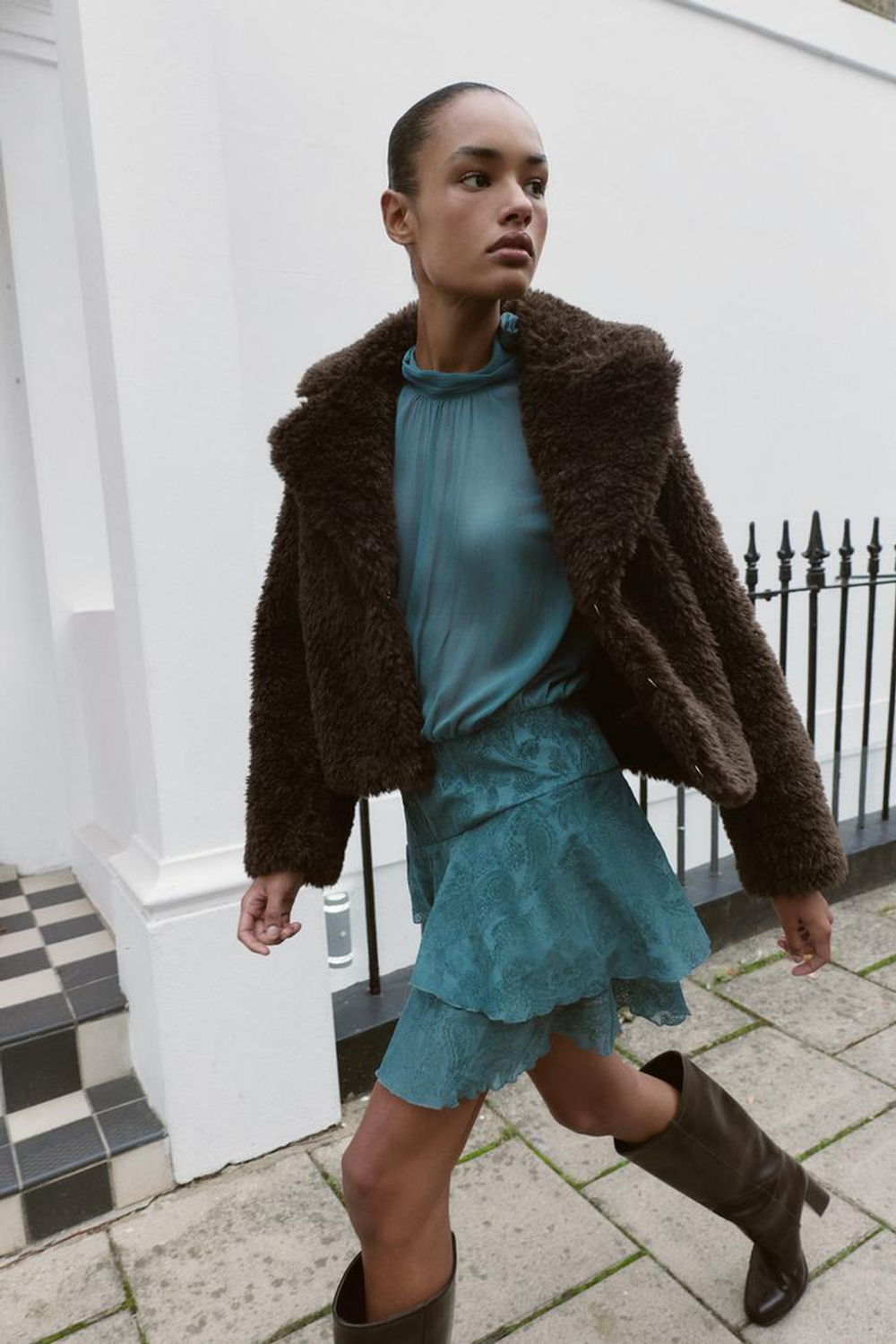 ZARA КОРОТКАЯ ШУБА ИЗ ИСКУССТВЕННОЙ ОВЧИНЫ, КОРИЧНЕВЫЙ