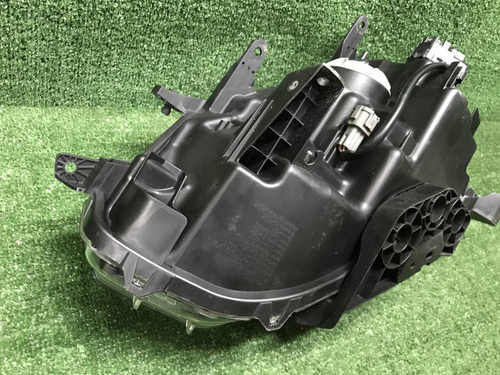 Фара правая Nissan X-Trail T32 (2013-2019) галоген