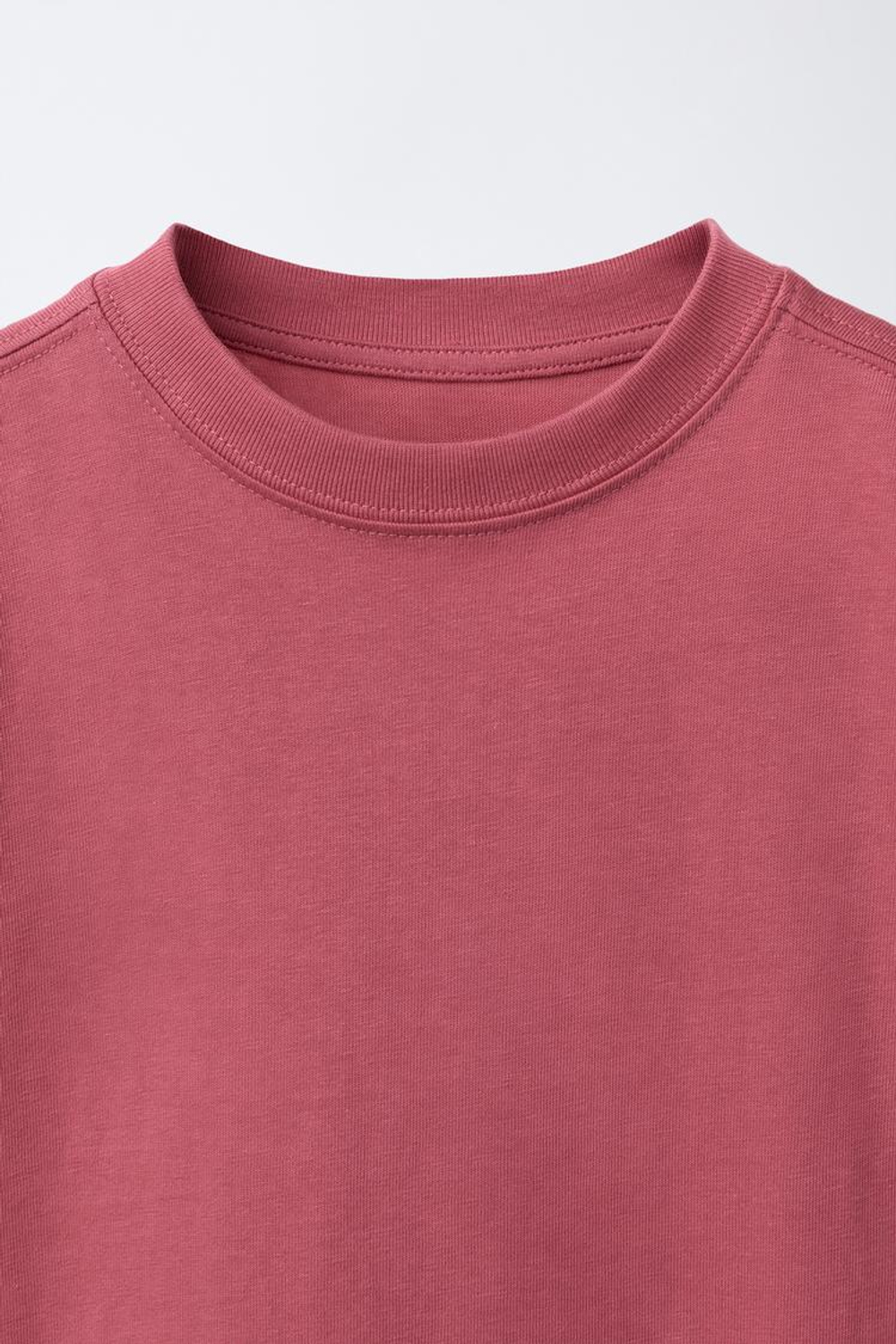 ZARA БАЗОВАЯ ОДНОТОННАЯ ФУТБОЛКА, МАЛИНОВЫЙ