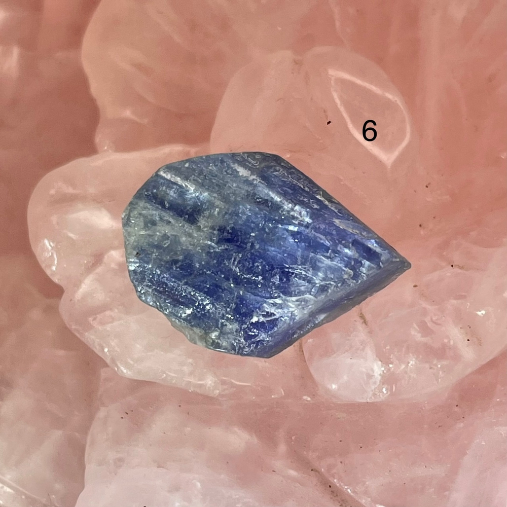 49779 Кианит Бусина капля 13*17мм-62