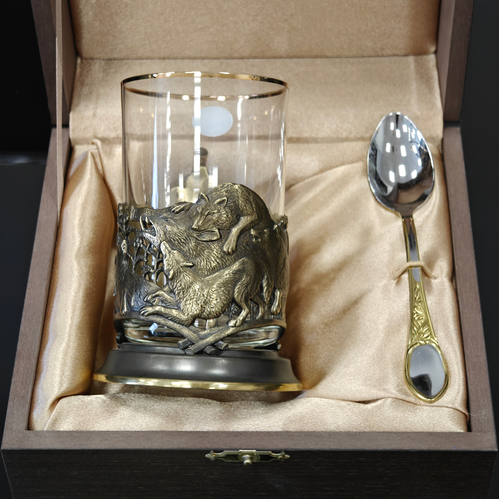 Чайный набор "Охота на кабана" с ложечкой в футляре