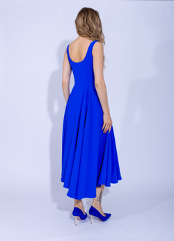 Женское синее платье миди на бретелях