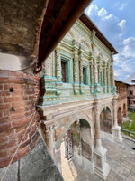 "Крутицкое подворье: жемчужина старой Москвы"- пешеходная групповая экскурсия по Москве.