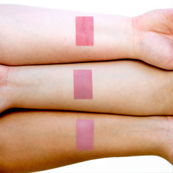 theBalm It's a Date - розовые румяна и тени для век в одном оттенок It's a Date®, 6 g