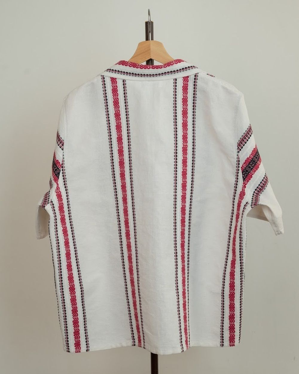 Рубашка Soeurs с Карманами на Клапанах белая