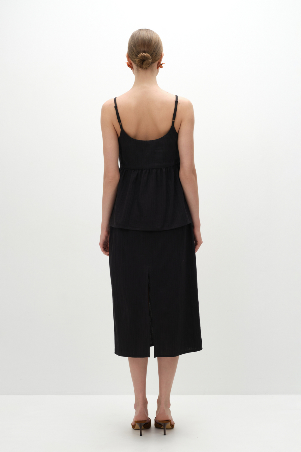 Топ с баской из фактурного хлопка