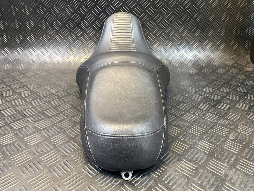 Сиденье Harley-Davidson FXDL1580 053403