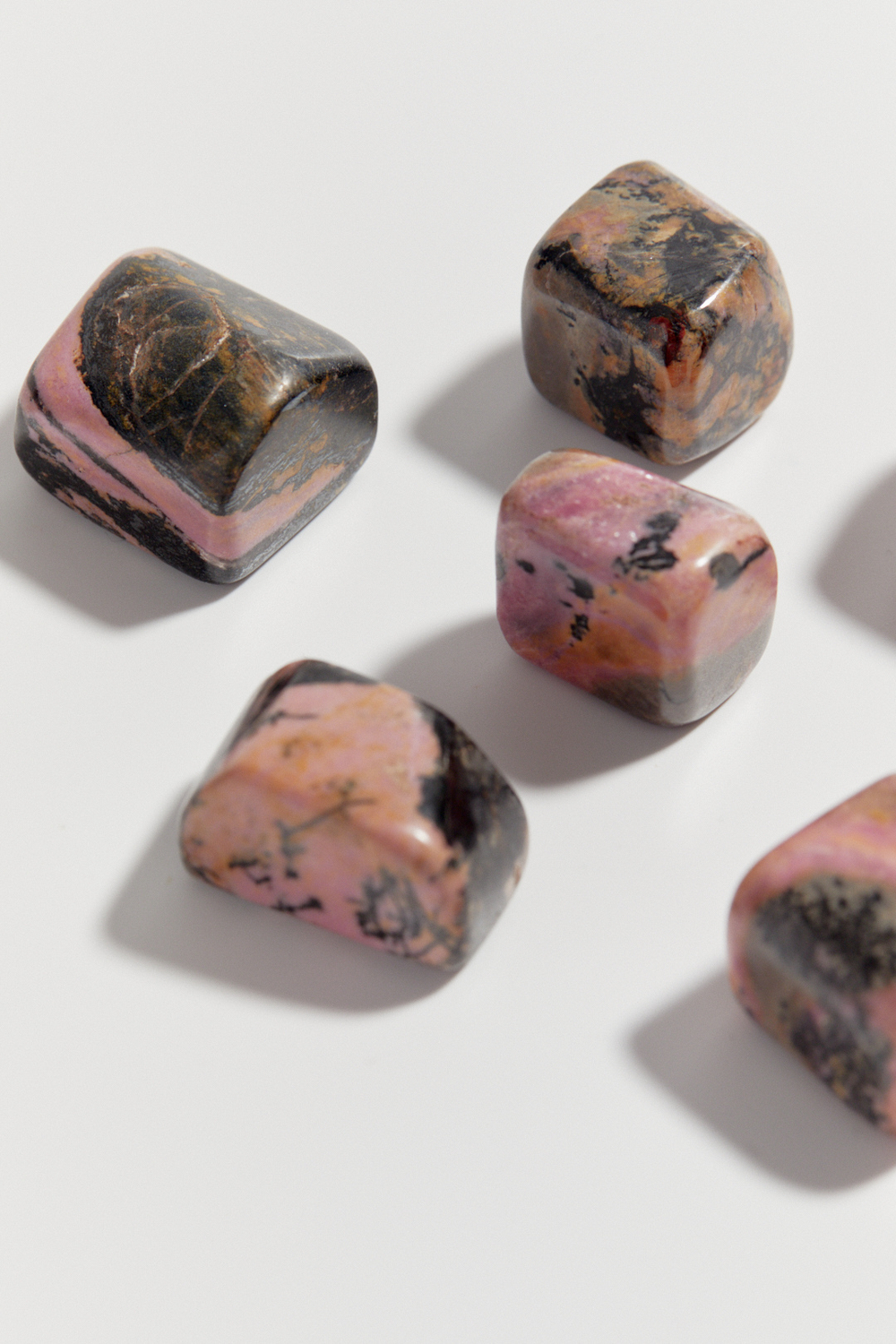 Родонит галтовка квадратная