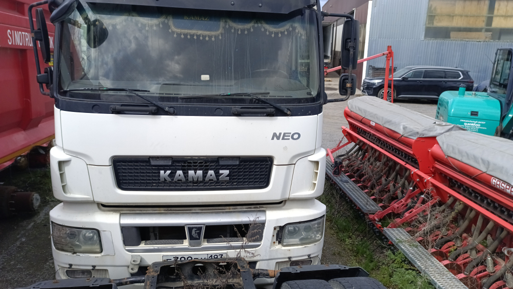 КамАЗ 5490 4x2 Седельный тягач 5490-S5 (Дизель/Газ, 12,0 л, 401 л.с., МТ)