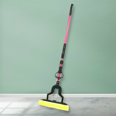 Швабра с отжимом "Бабочка" автоматическая с насадкой ПВА 28см, телескопический черенок