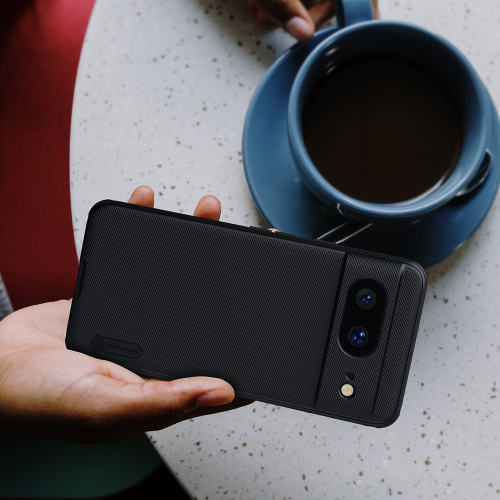 Усиленный чехол черного цвета от Nillkin для Google Pixel 8, серия Super Frosted Shield Pro