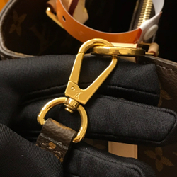 Louis Vuitton Montaigne MM