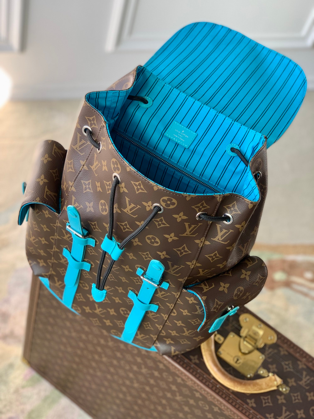 Louis Vuitton Christopher MM