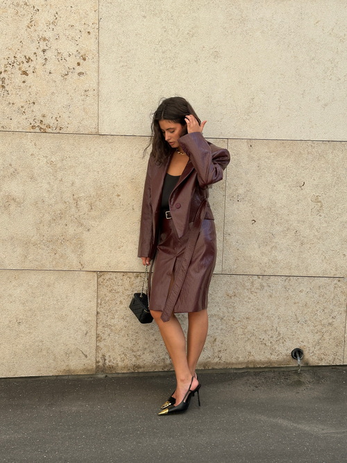 Юбка из эко-кожи с разрезом миди бордо