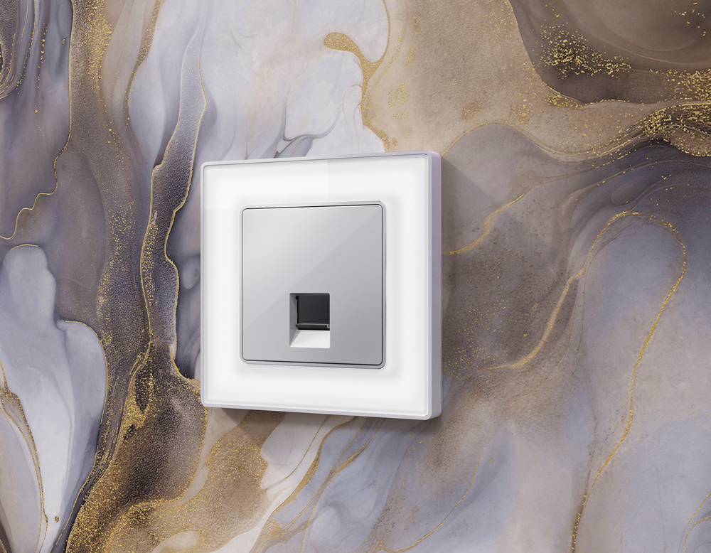 AP4120 Лицевая панель ALFA (Серебро глянец) для компьютерной/телефонной розетки RJ-45/RJ-11 QUANT