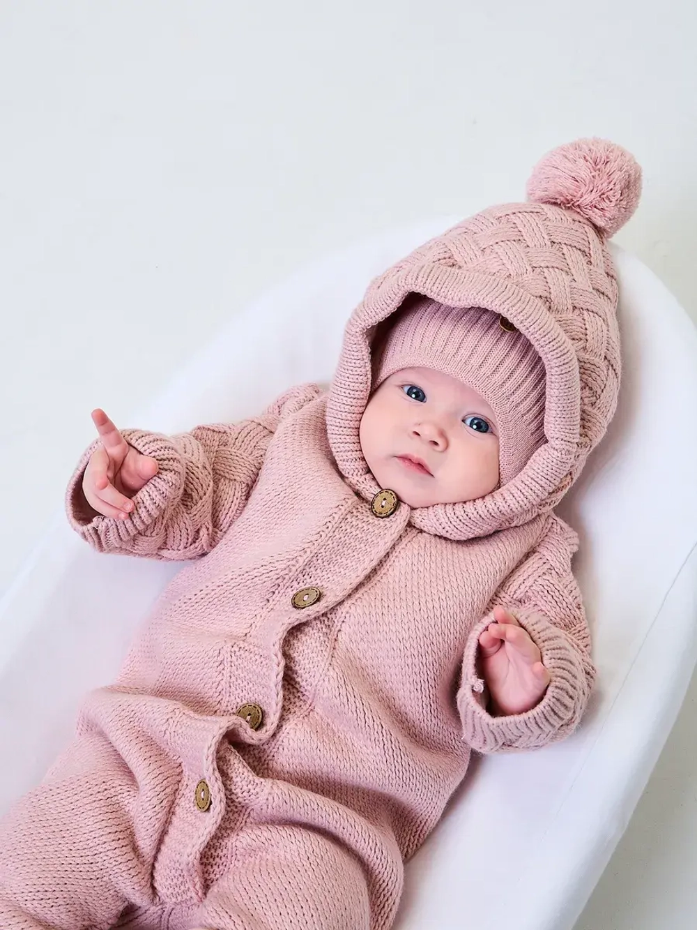 Конверт на выписку для новорожденных вязаный