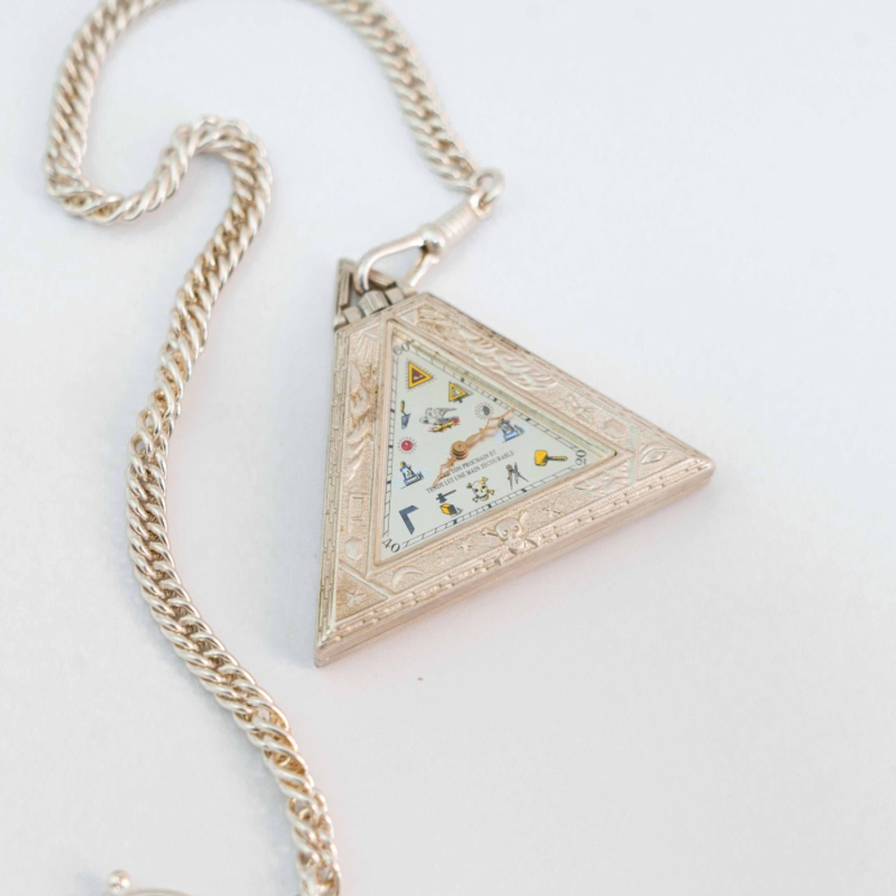 Редкие Масонские карманные часы треугольной формы