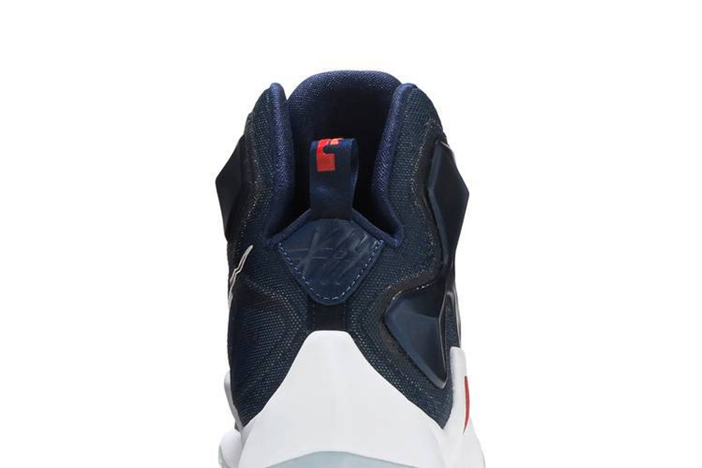 Кроссовки Nike Lebron 13