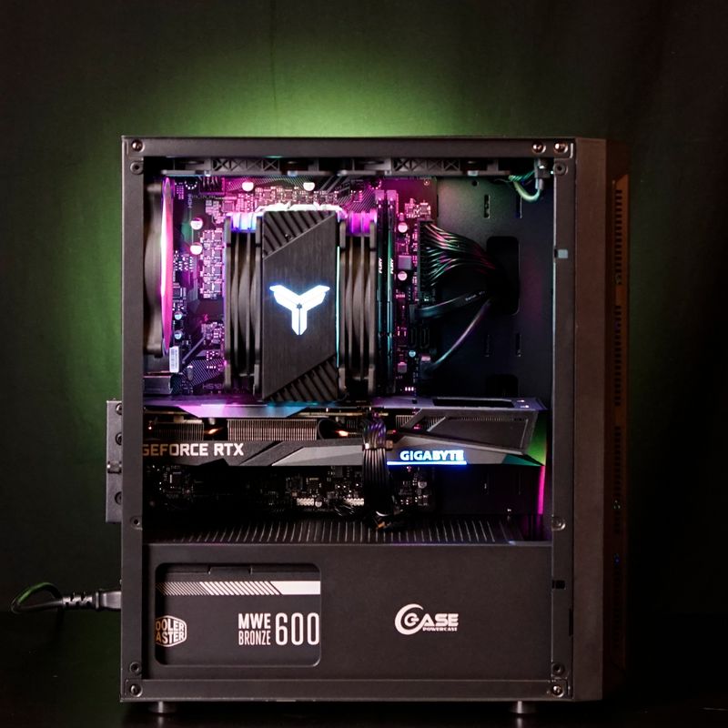 i3 12100F + RX 7600 XT 16Gb