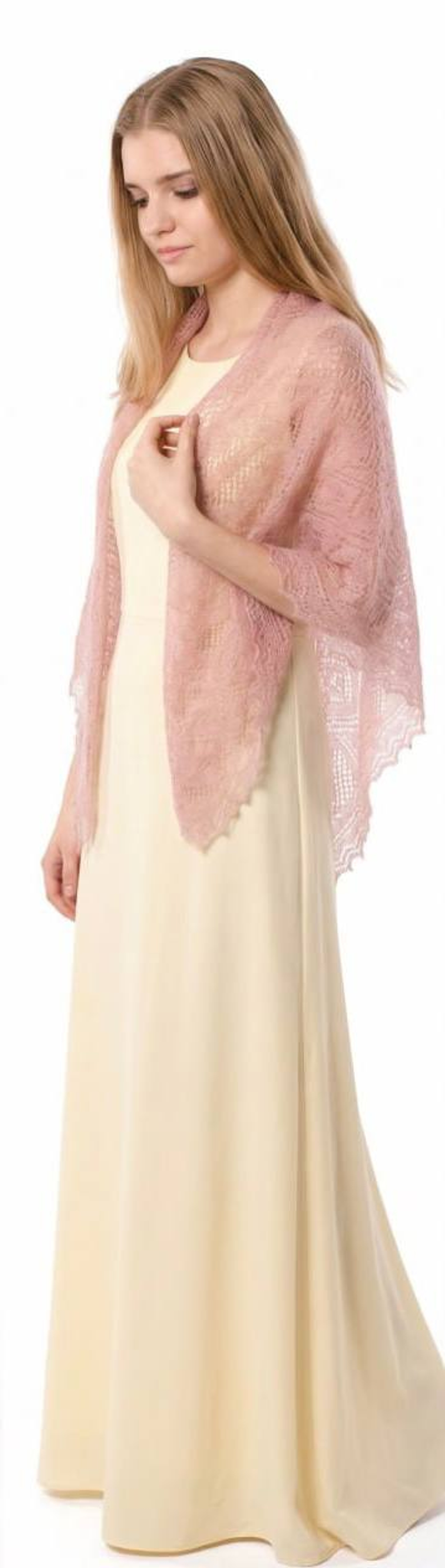 Оренбургский пуховый платок-паутинка А110-06 магнолия