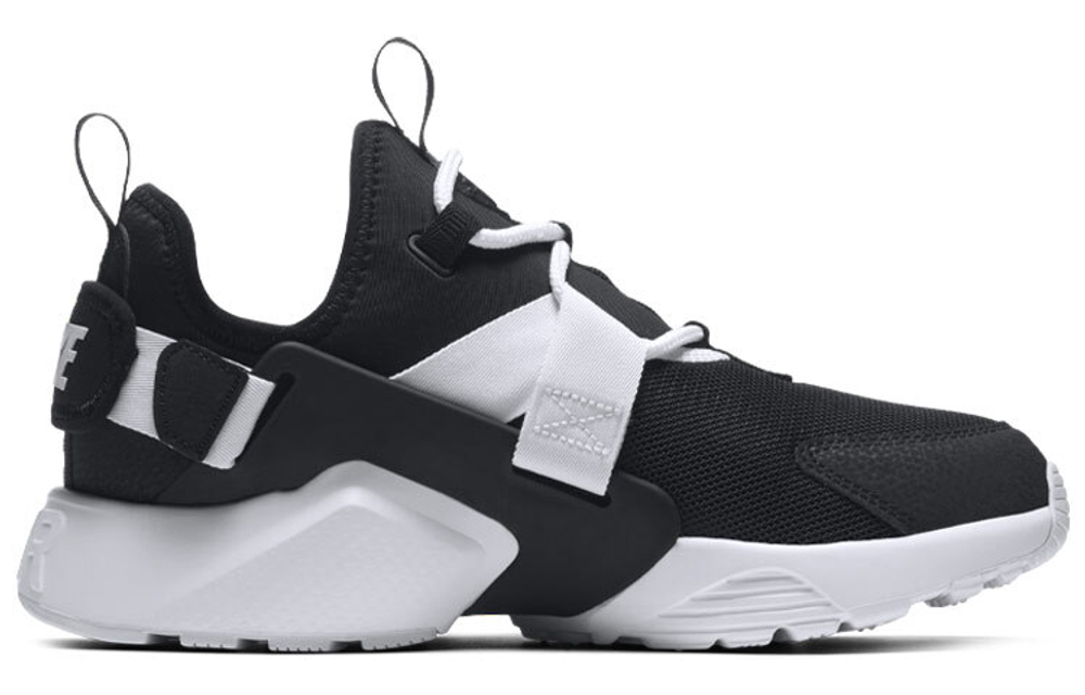 Nike huarache city low white top