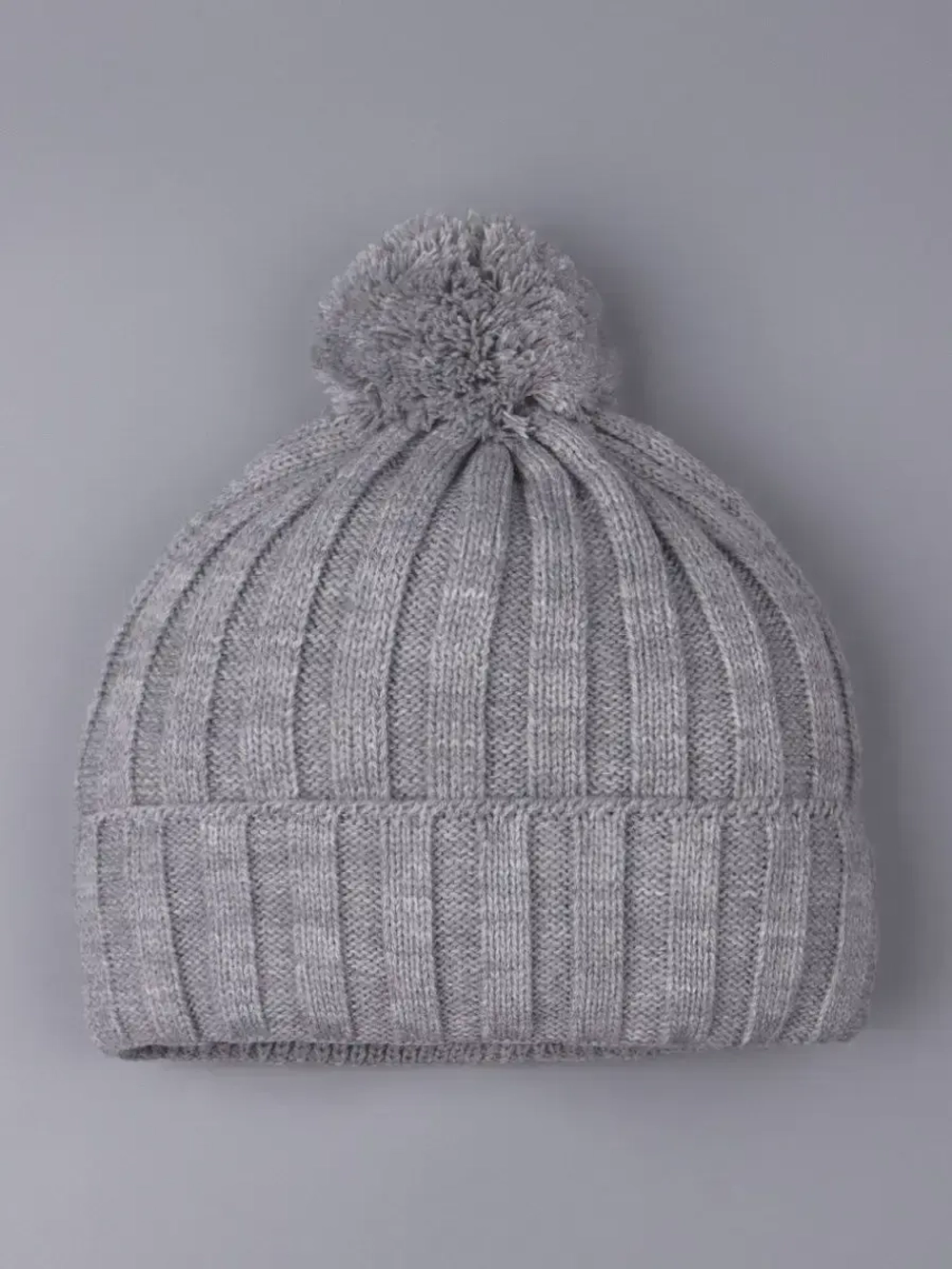 Шапка детская осенняя вязаная с помпоном