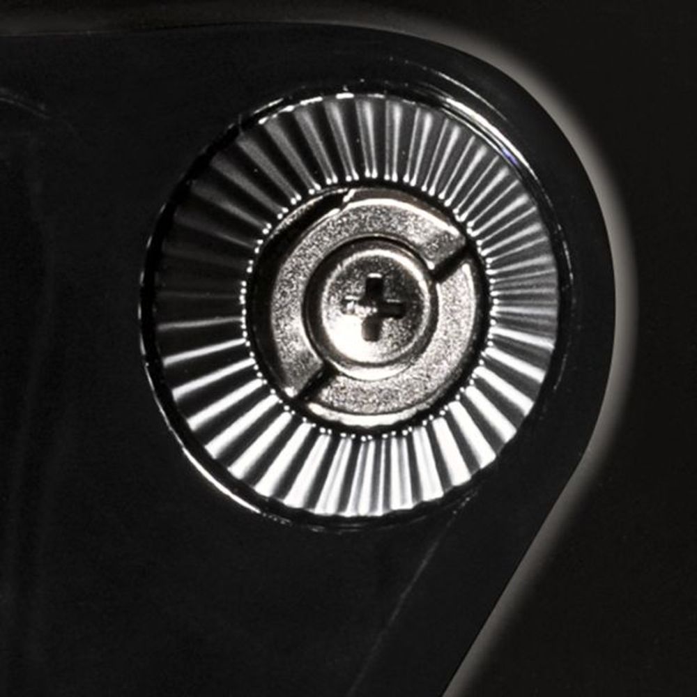 V10 Crania MC5 / Черно-белый