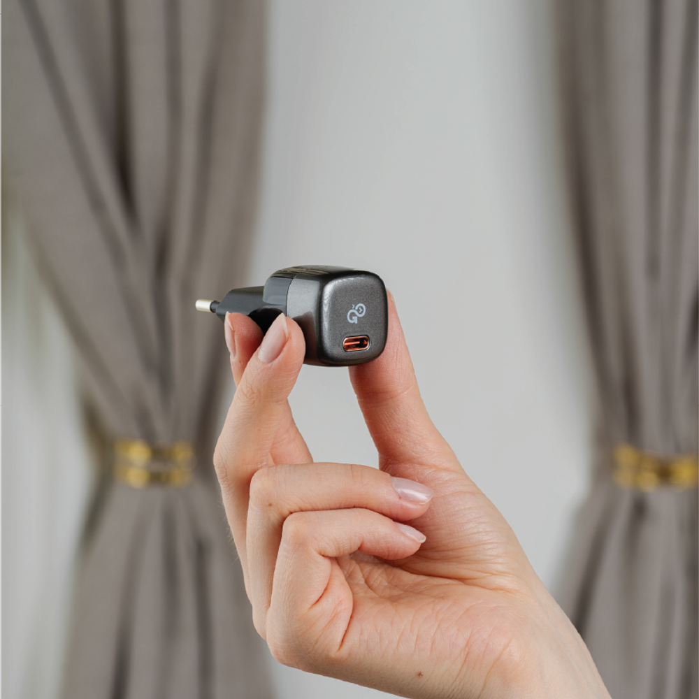 Сетевое зарядное устройство GoGadget CityPump 20W 1xUSB-C GaN (CH001)