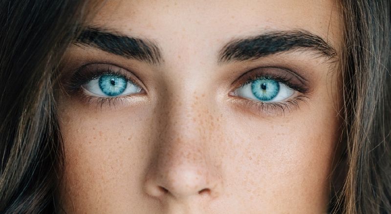 В чем отличие цветных линз друг от друга