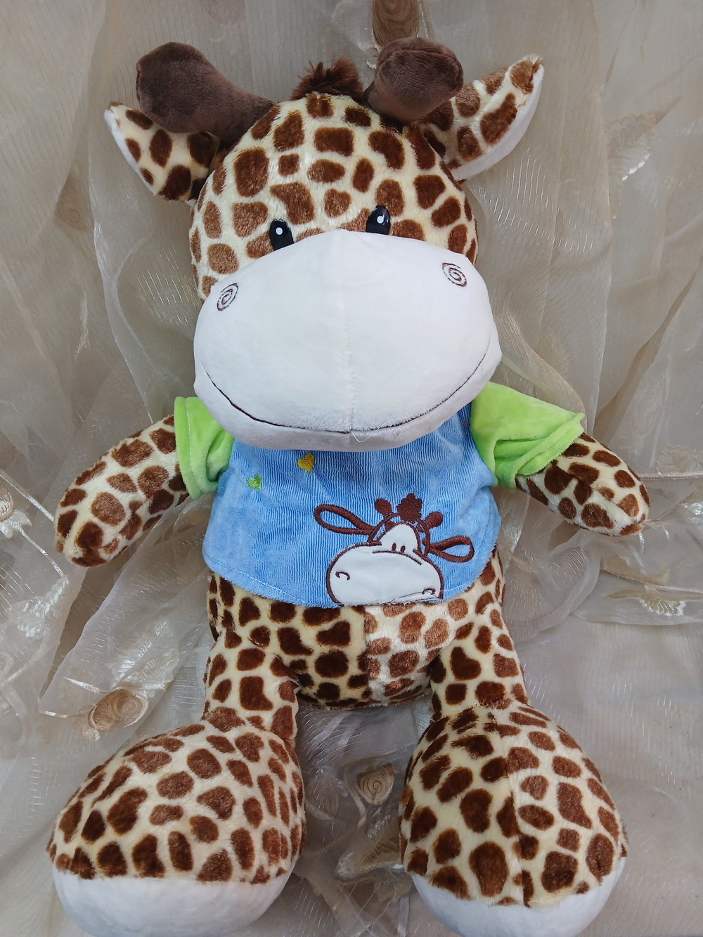 Жираф в голубой майке, 44 см