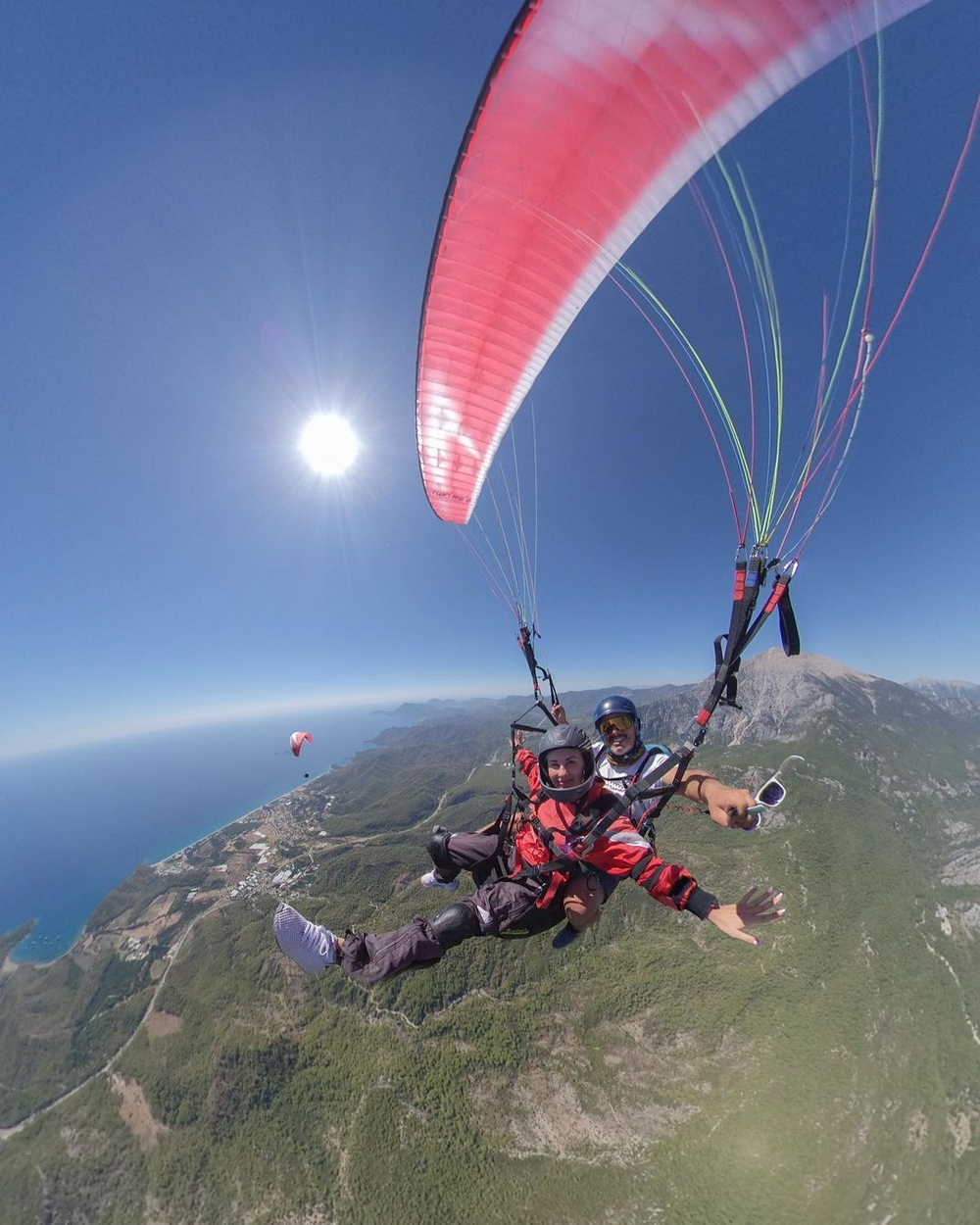 Параглайдинг с горы Адрасан на высоте 1000 м