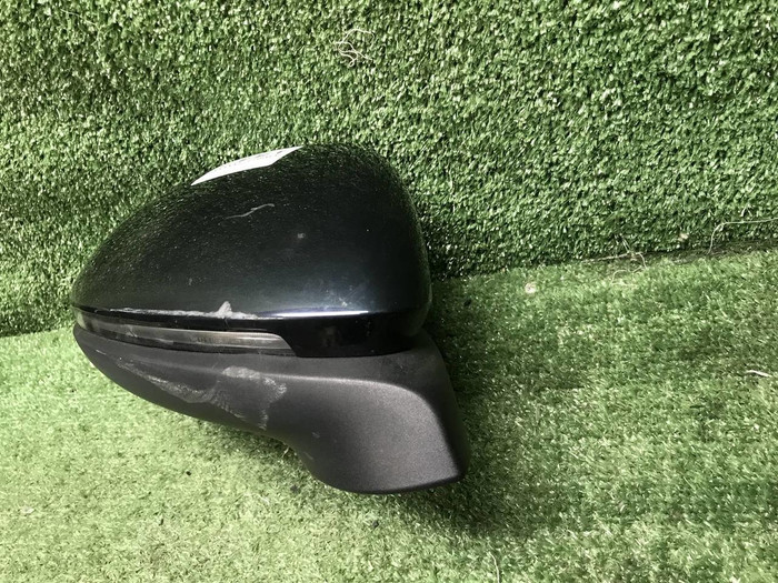 Крышка зеркала правая Porsche Cayenne 3 (17-нв)