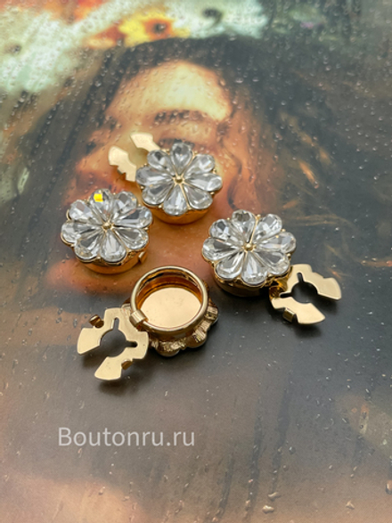 Накладки на пуговицы золотистые в форме цветка со стразами (клипсы)