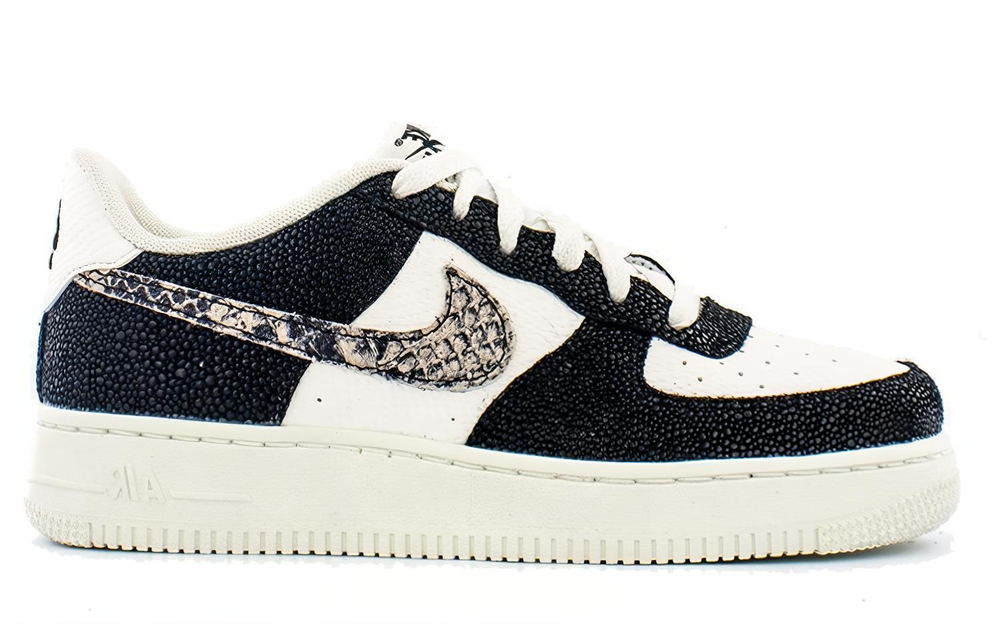Кроссовки Nike Air Force 1 (Женская размерная сетка)