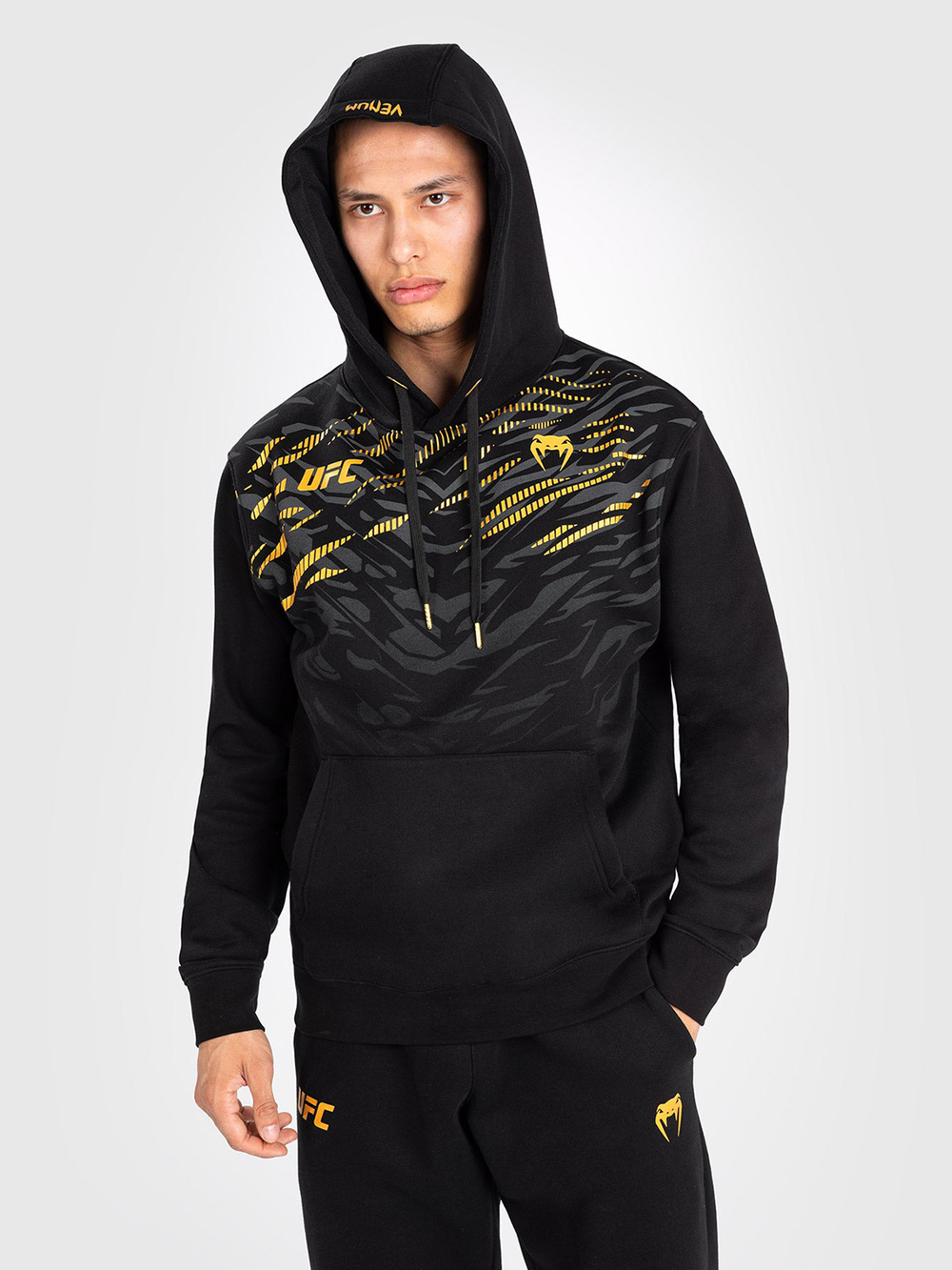 Худи UFC Fusion by Venum Replica Black/Gold