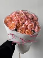 Букет из кустовых пионовидных роз