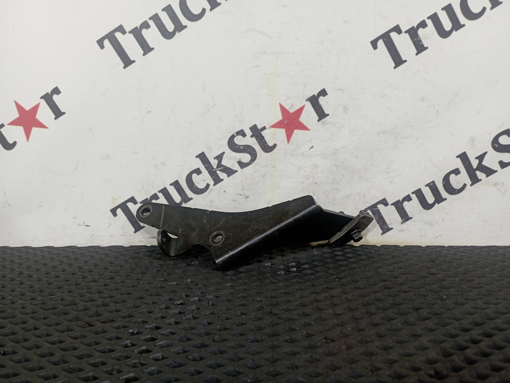 Кронштейн диффузора вентилятора