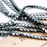 Гематит Сердце бусины (имитация), цвет черный, размер около 3,8 мм, цена за отрезок 19 см (1/2 нити)