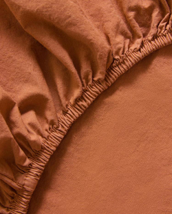 ZARA HOME ДЕТСКАЯ ОДНОТОННАЯ ПРОСТЫНЯ НА РЕЗИНКЕ, КОРИЧНЕВЫЙ