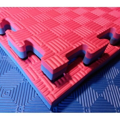 Будо-мат (татами) (1 плита 100x100x4 см, 1кв.м./уп) 5 полос от 200 шт. Красно-синий