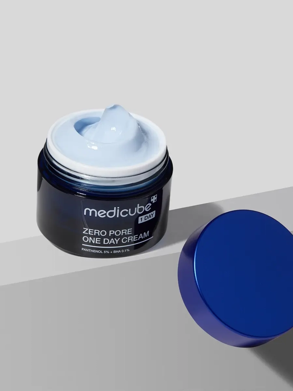 Medicube Крем с салициловой кислотой и пантенолом для сужения пор Zero Pore One Day Cream 50 мл