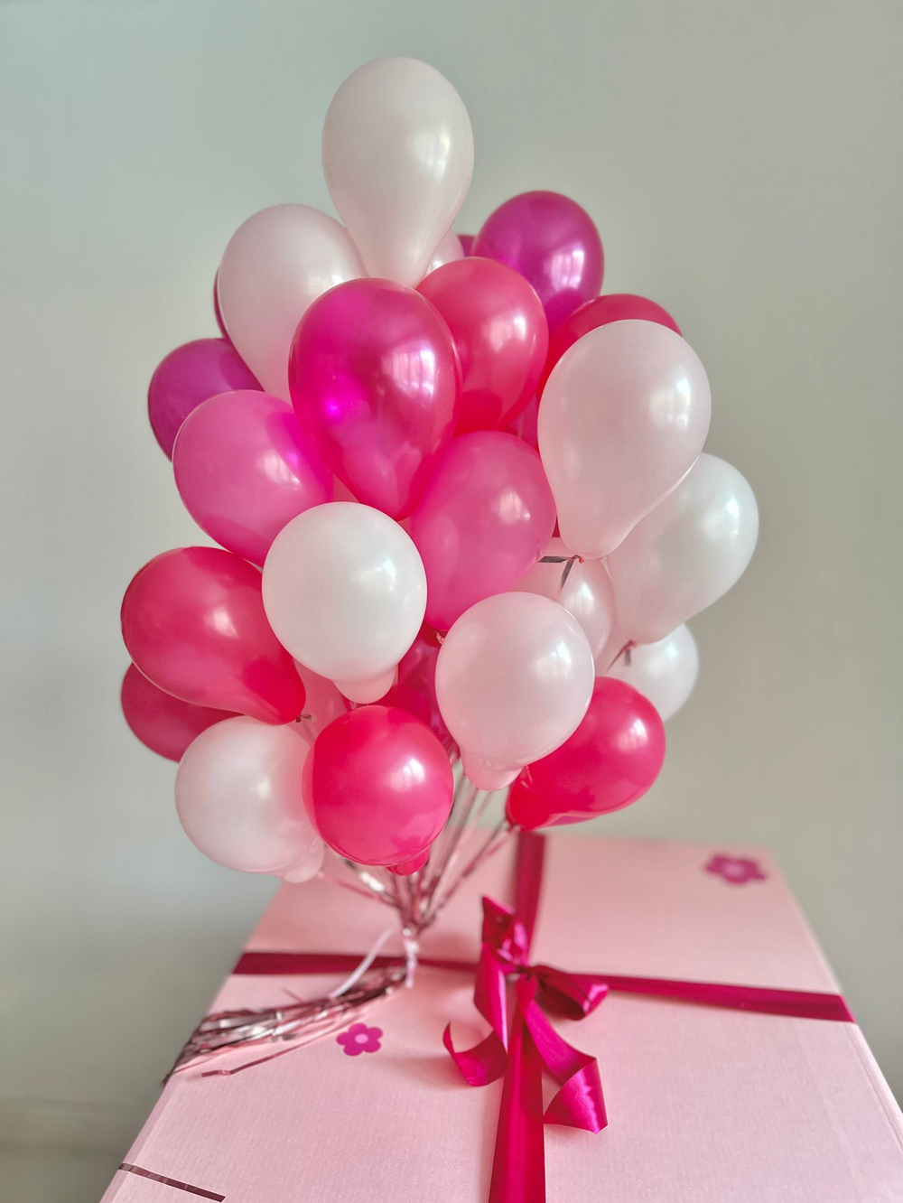 Большая коробка сюрприз внутри маленькие шарики №4856